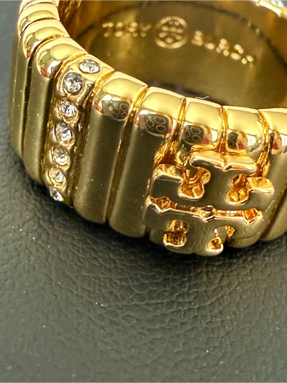Tory Burch | Gold Logo Ribbed Crystal Accent Ring | Size 8 - Picture 2 of 4